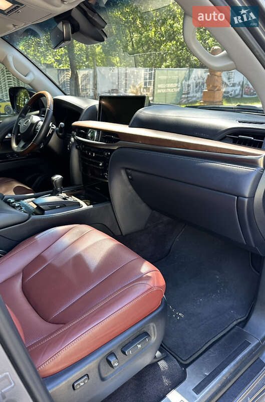 Внедорожник / Кроссовер Lexus LX 2017 в Днепре