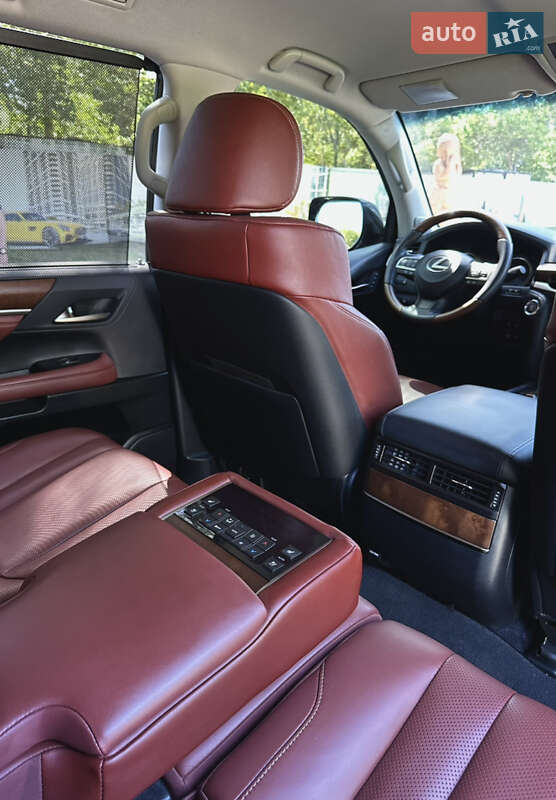 Внедорожник / Кроссовер Lexus LX 2017 в Днепре