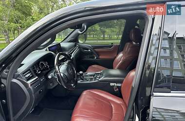 Внедорожник / Кроссовер Lexus LX 2017 в 