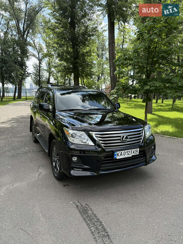 Внедорожник / Кроссовер Lexus LX 2008 в 