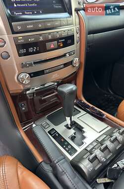 Позашляховик / Кросовер Lexus LX 2014 в 
