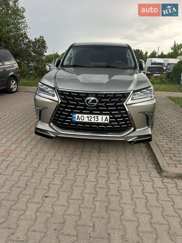 Внедорожник / Кроссовер Lexus LX 2016 в Рахове