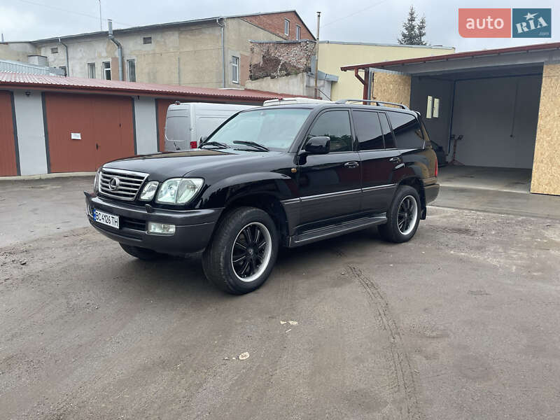 Lexus LX 2004