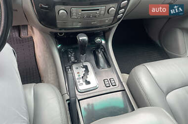 Внедорожник / Кроссовер Lexus LX 2004 в 