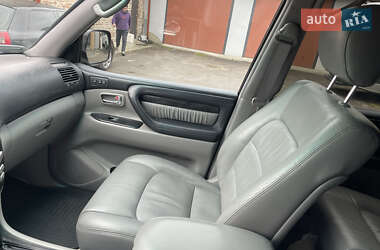 Внедорожник / Кроссовер Lexus LX 2004 в 