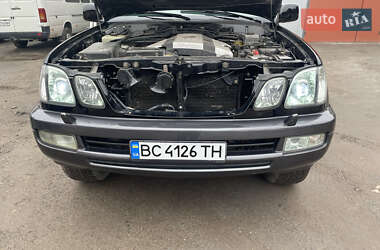 Внедорожник / Кроссовер Lexus LX 2004 в 