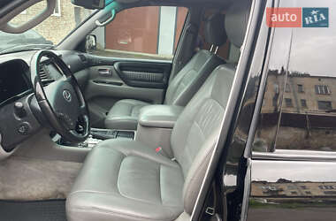 Внедорожник / Кроссовер Lexus LX 2004 в 