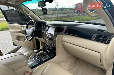 Внедорожник / Кроссовер Lexus LX 2008 в 