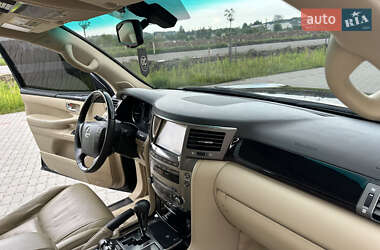 Внедорожник / Кроссовер Lexus LX 2008 в 
