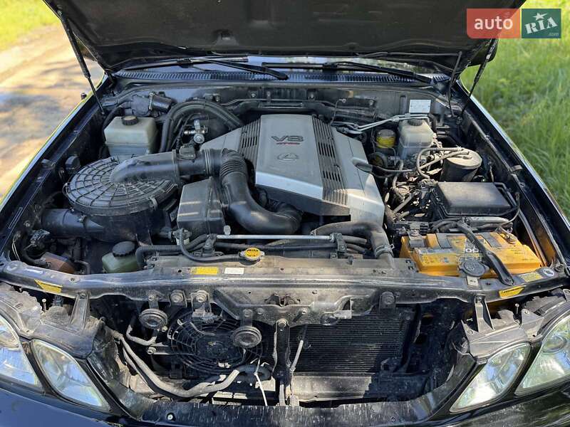 Позашляховик / Кросовер Lexus LX 2005 в Косові