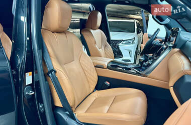 Внедорожник / Кроссовер Lexus LX 2022 в 