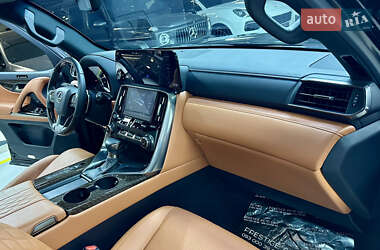 Внедорожник / Кроссовер Lexus LX 2022 в 
