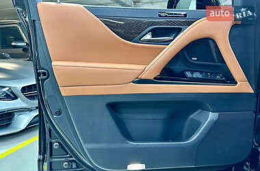 Внедорожник / Кроссовер Lexus LX 2022 в 