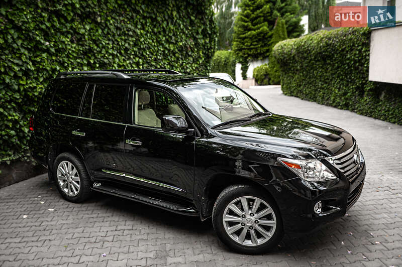 Внедорожник / Кроссовер Lexus LX 2010 в Одессе
