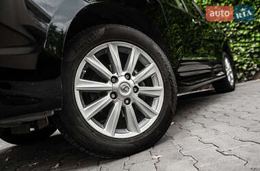 Внедорожник / Кроссовер Lexus LX 2010 в 