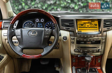 Внедорожник / Кроссовер Lexus LX 2010 в 