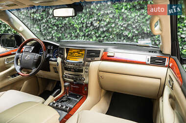 Внедорожник / Кроссовер Lexus LX 2010 в 