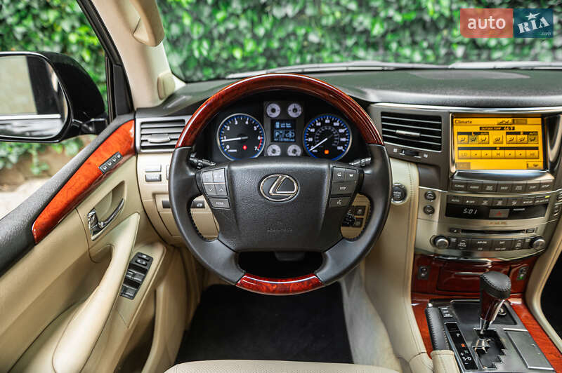 Внедорожник / Кроссовер Lexus LX 2010 в Одессе