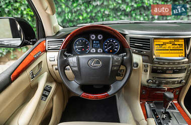 Внедорожник / Кроссовер Lexus LX 2010 в 