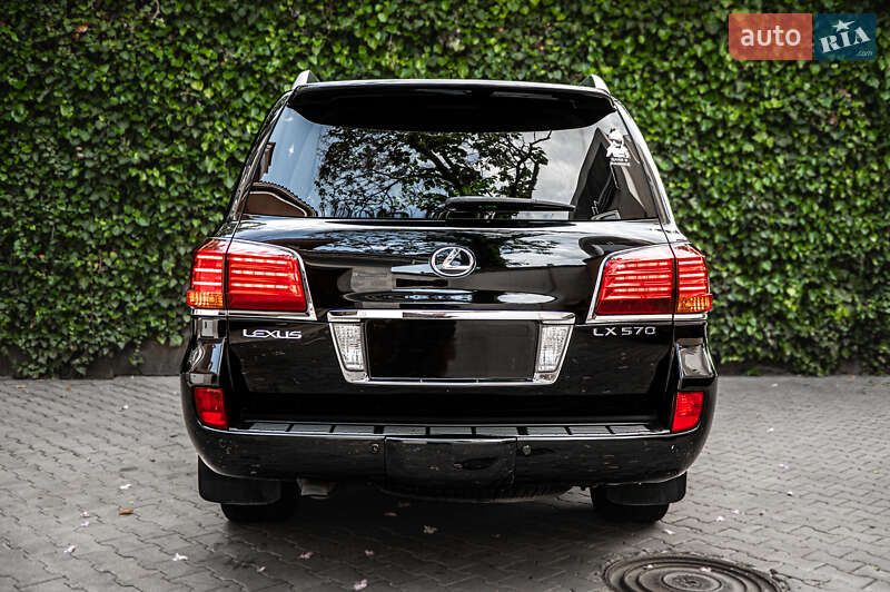 Внедорожник / Кроссовер Lexus LX 2010 в Одессе