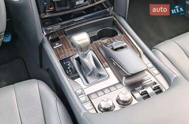 Внедорожник / Кроссовер Lexus LX 2021 в 