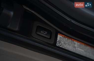 Внедорожник / Кроссовер Lexus LX 2017 в 