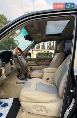 Позашляховик / Кросовер Lexus LX 2004 в 