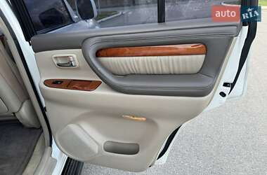 Внедорожник / Кроссовер Lexus LX 2003 в 