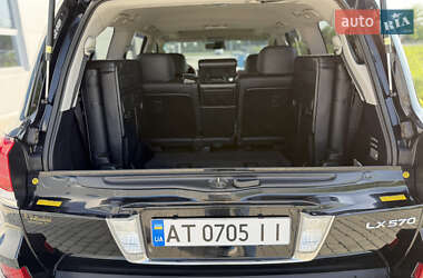 Внедорожник / Кроссовер Lexus LX 2011 в 