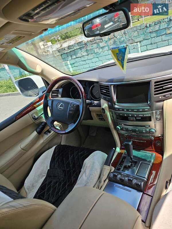 Внедорожник / Кроссовер Lexus LX 2008 в Днепре