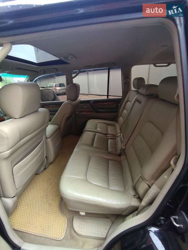 Позашляховик / Кросовер Lexus LX 2006 в 