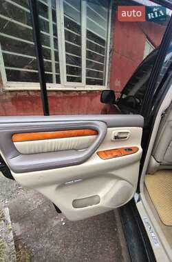 Позашляховик / Кросовер Lexus LX 2006 в 