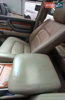 Позашляховик / Кросовер Lexus LX 2006 в 