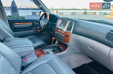 Внедорожник / Кроссовер Lexus LX 2006 в 