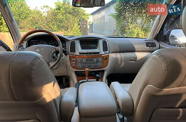 Внедорожник / Кроссовер Lexus LX 2006 в 
