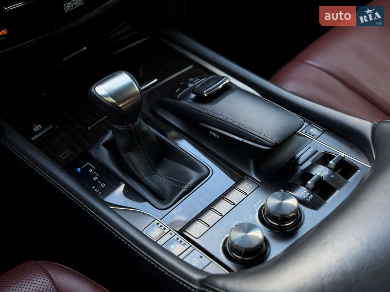 Внедорожник / Кроссовер Lexus LX 2019 в Киеве