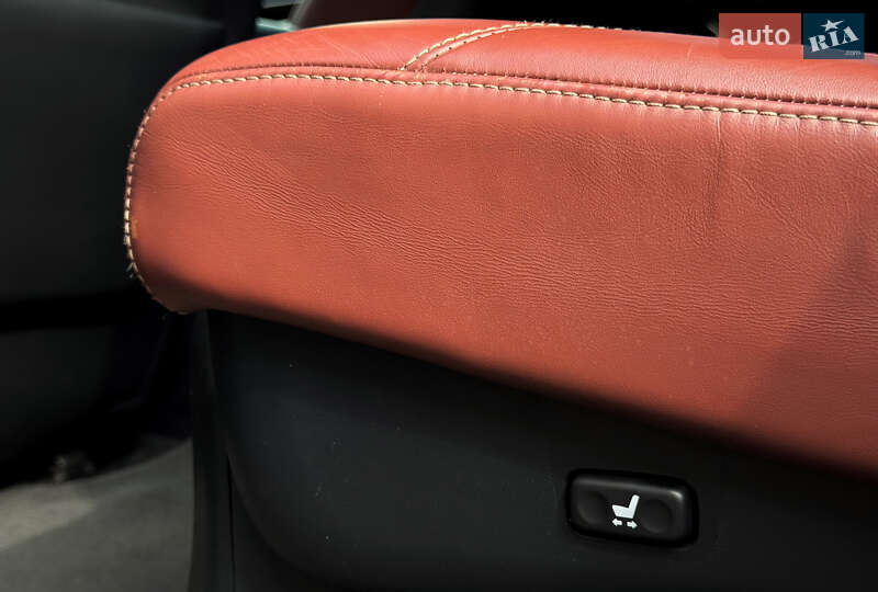 Внедорожник / Кроссовер Lexus LX 2019 в Киеве