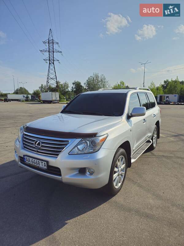 Внедорожник / Кроссовер Lexus LX 2008 в 