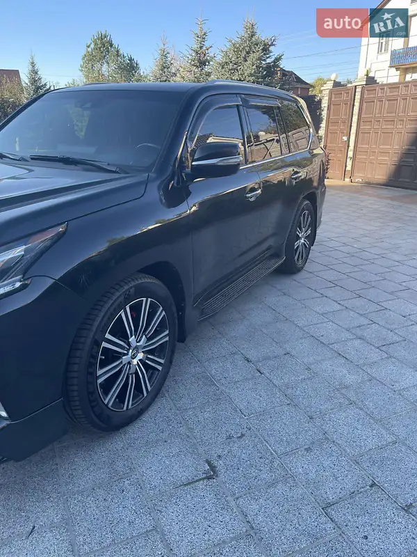 Внедорожник / Кроссовер Lexus LX 2019 в 