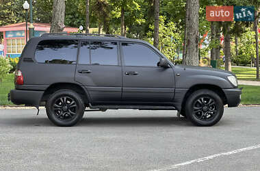 Внедорожник / Кроссовер Lexus LX 2000 в 