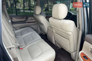 Внедорожник / Кроссовер Lexus LX 2000 в 