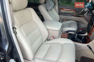 Внедорожник / Кроссовер Lexus LX 2000 в 