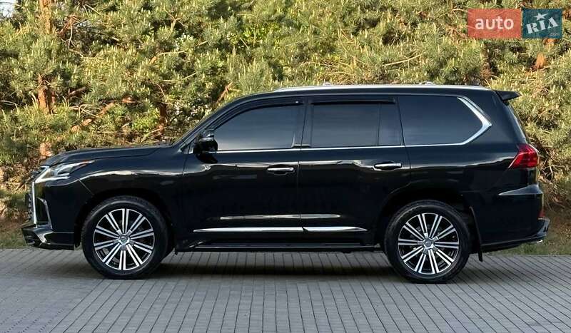 Позашляховик / Кросовер Lexus LX 2016 в Рівному