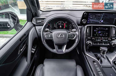 Позашляховик / Кросовер Lexus LX 2024 в 