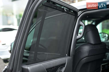 Позашляховик / Кросовер Lexus LX 2024 в 