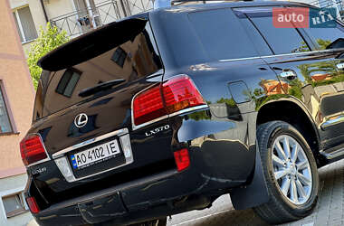 Позашляховик / Кросовер Lexus LX 2008 в 