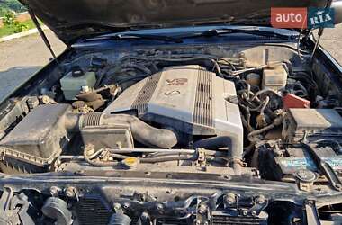 Внедорожник / Кроссовер Lexus LX 2007 в 