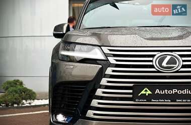 Позашляховик / Кросовер Lexus LX 2022 в 