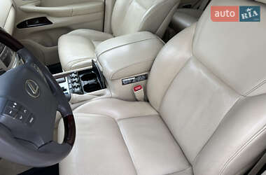 Внедорожник / Кроссовер Lexus LX 2012 в 