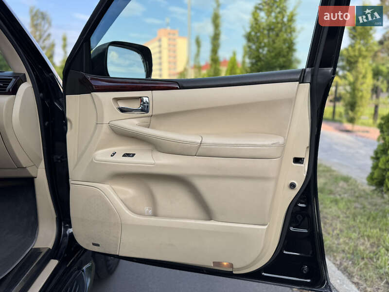 Внедорожник / Кроссовер Lexus LX 2011 в Киеве